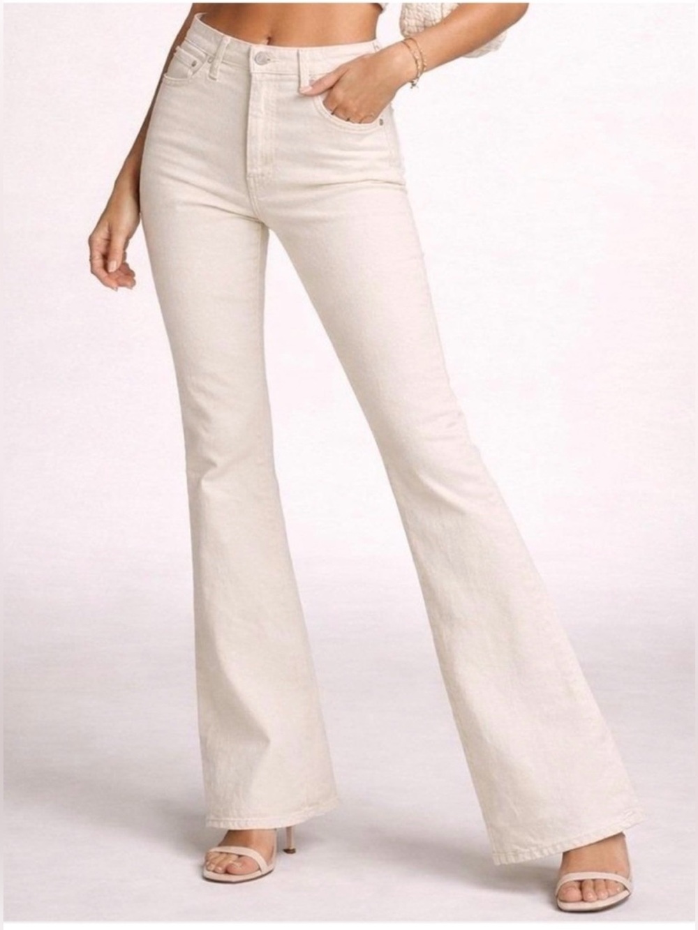 MOTHER The Weekender Flare Jeans | Eggnog/Cream | Size 29